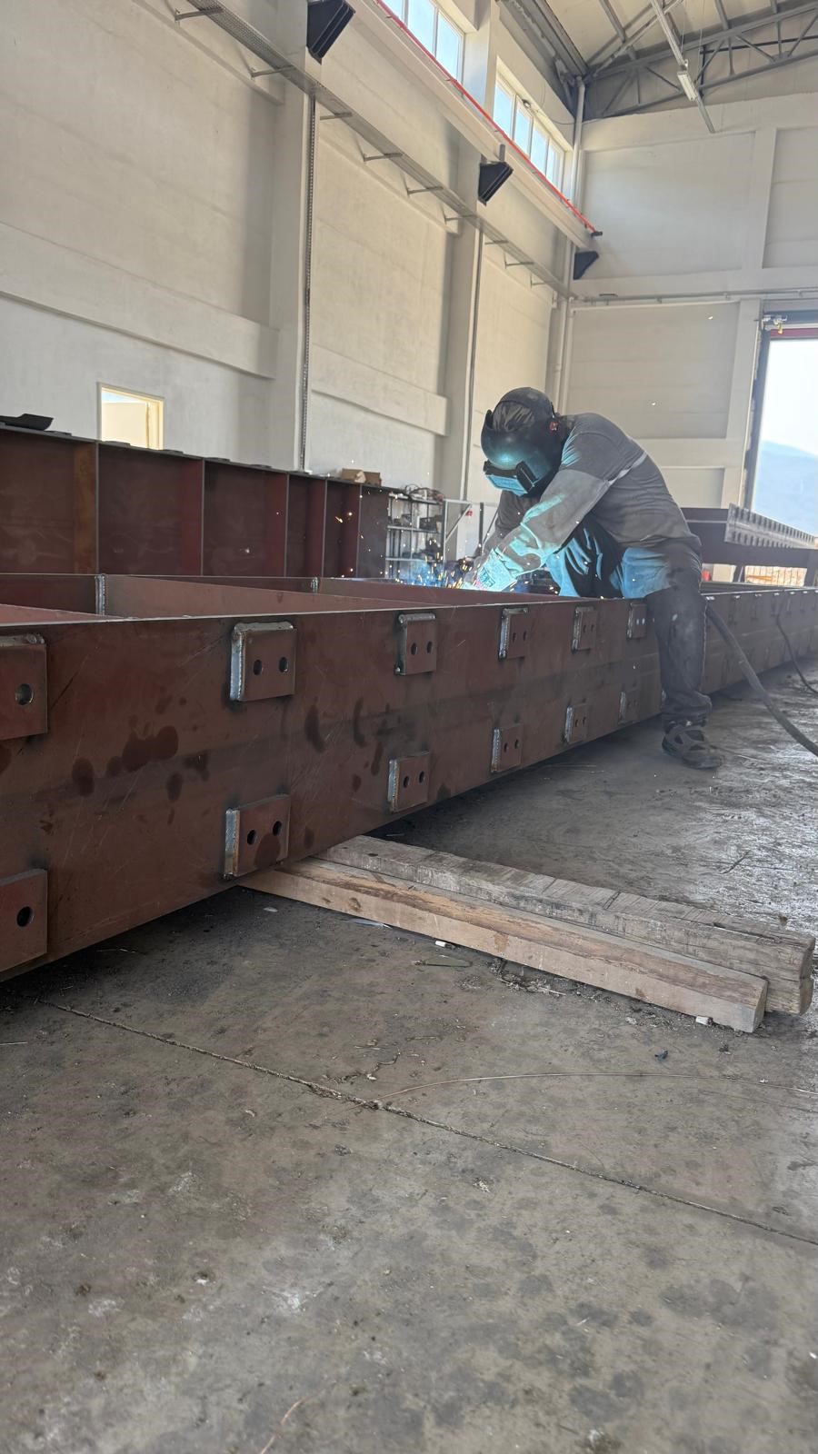 Under-Rail Beam for Raw Material Stockhall